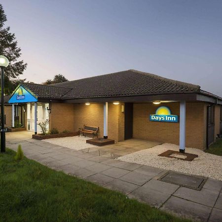 Days Inn Sutton Scotney North Экстерьер фото