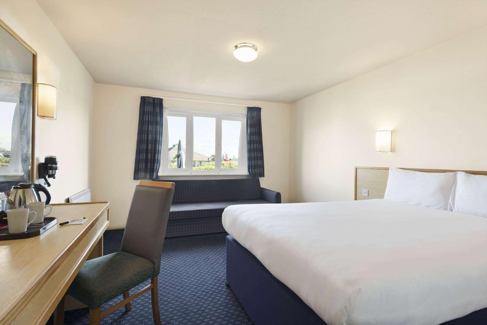 Days Inn Sutton Scotney North Экстерьер фото