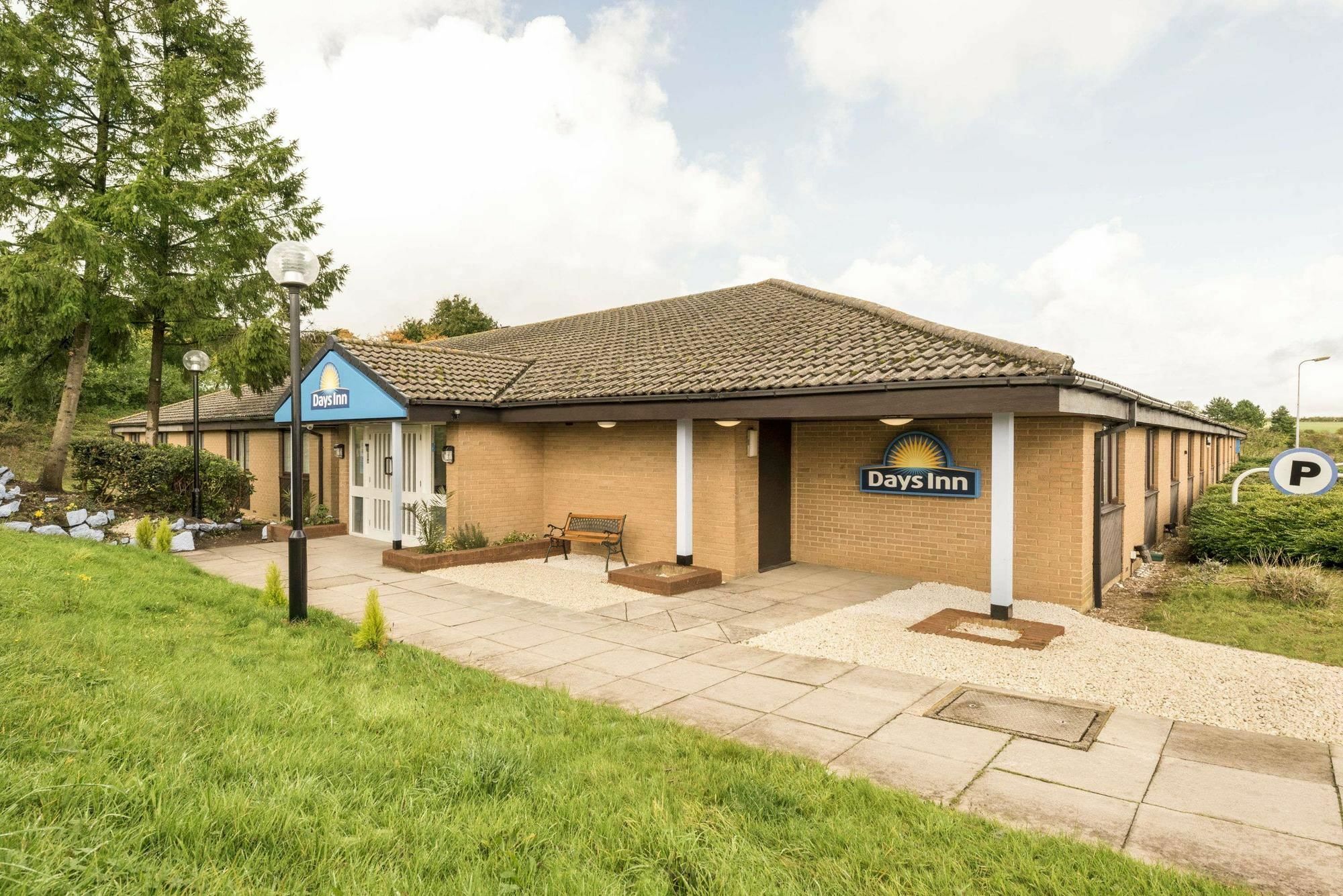 Days Inn Sutton Scotney North Экстерьер фото